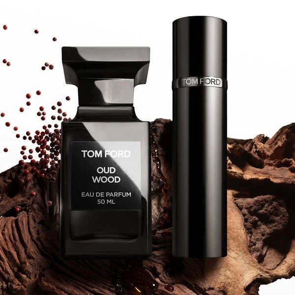 عطر تامفورد عوود وود - یک گرم تضمینی Tomford Oud Wood اسانس اصل و خالص با کیفیت عالی و ماندگاری بالا