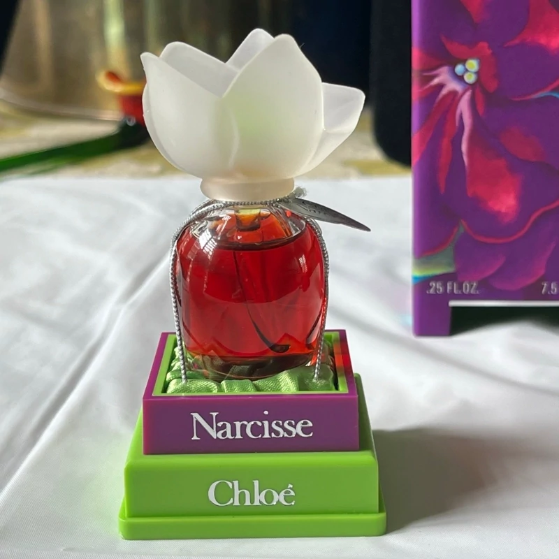 عطر کلوهه نارسیس (گل نرگس) یک گرم تضمینی Chloe Narcisse اسانس اصل و خالص با کیفیت عالی و ماندگاری بالا