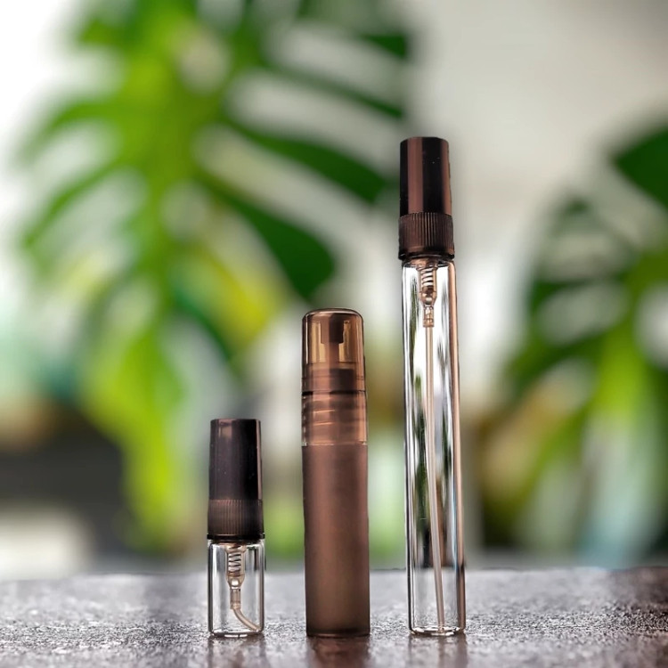 عطر کارون پوران هوم عطر شاه - یک گرم تضمینی Caron Pour Un Homme اسانس اصل و خالص با کیفیت عالی و ماندگاری بالا