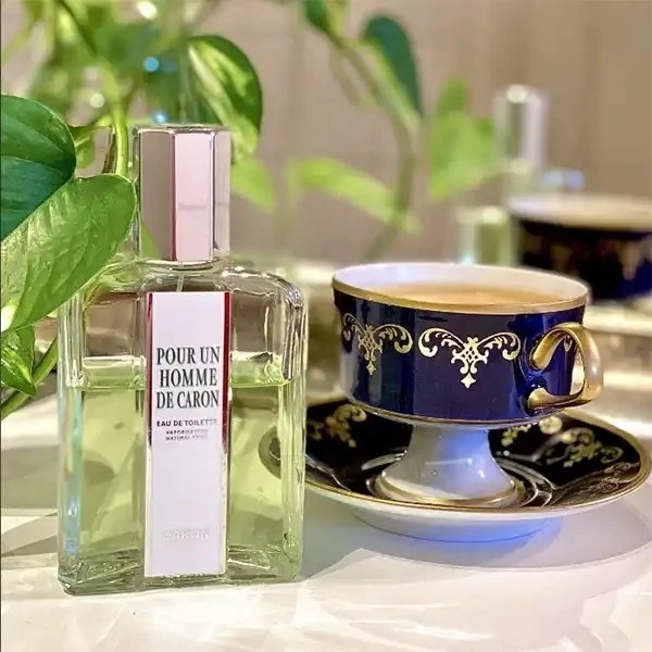 عطر کارون پوران هوم عطر شاه - یک گرم تضمینی Caron Pour Un Homme اسانس اصل و خالص با کیفیت عالی و ماندگاری بالا