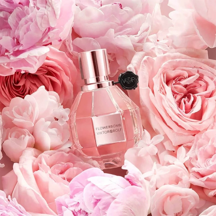 عطر ویکتور اند رولف فلاور بمب - یک گرم تضمینی Flowerbomb اسانس اصل و خالص با کیفیت عالی و ماندگاری بالا