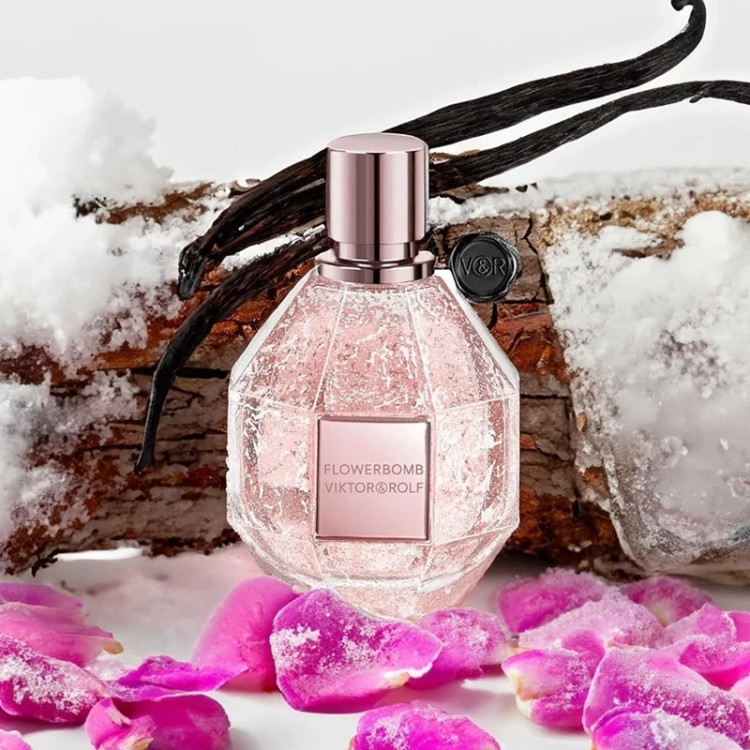 عطر ویکتور اند رولف فلاور بمب - یک گرم تضمینی Flowerbomb اسانس اصل و خالص با کیفیت عالی و ماندگاری بالا