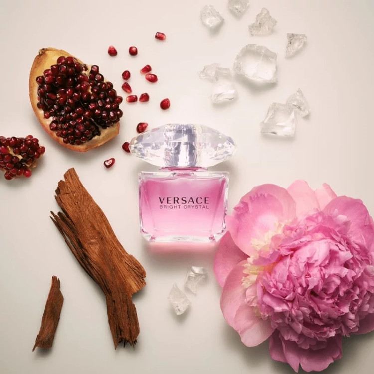 عطر ورساچه برایت کریستال - یک گرم تضمینی Versace Bright crystal اسانس اصل و خالص با کیفیت عالی و ماندگاری بالا