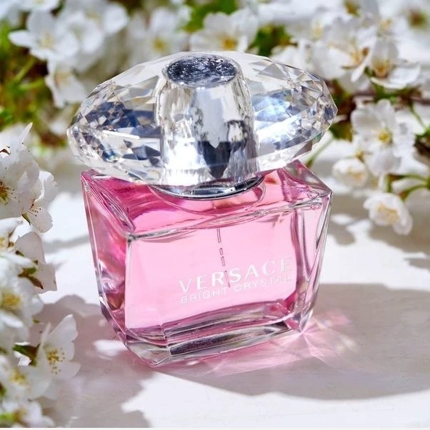 عطر ورساچه برایت کریستال - یک گرم تضمینی Versace Bright crystal اسانس اصل و خالص با کیفیت عالی و ماندگاری بالا