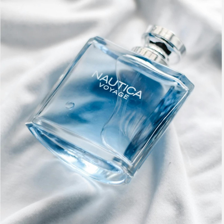 عطر ناتیکا ویاگ Nautica Voyage اسانس اصل و خالص با کیفیت عالی و ماندگاری بالا