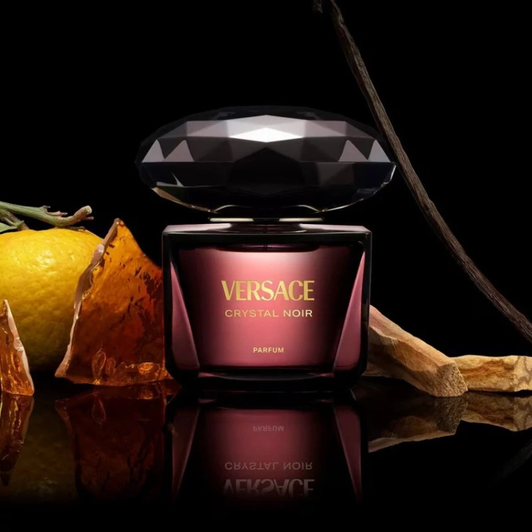 عطر ورساچه کریستال نویر - یک گرم تضمینی Versace Crystal Noir اسانس اصل و خالص با کیفیت عالی و ماندگاری بالا