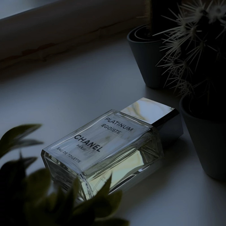 عطر آگوست پلاتینیوم شنل - یک گرم تضمینی Platinum Egoiste Chanel اسانس اصل و خالص با کیفیت عالی و ماندگاری بالا