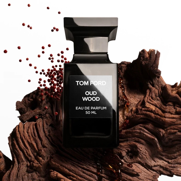 عطر تامفورد عوود وود - یک گرم تضمینی Tomford Oud Wood اسانس اصل و خالص با کیفیت عالی و ماندگاری بالا