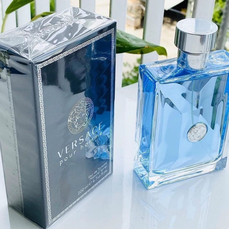 عطر ورساچه پورهوم - یک گرم تضمینی Versace Pour homme اسانس اصل و خالص با کیفیت و ماندگاری بالا