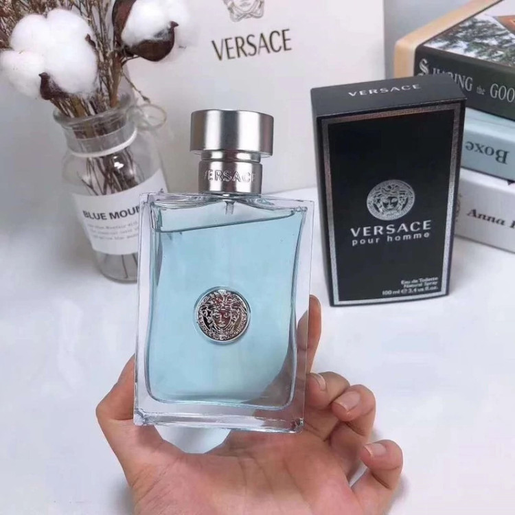 عطر ورساچه پورهوم - یک گرم تضمینی Versace Pour homme اسانس اصل و خالص با کیفیت و ماندگاری بالا