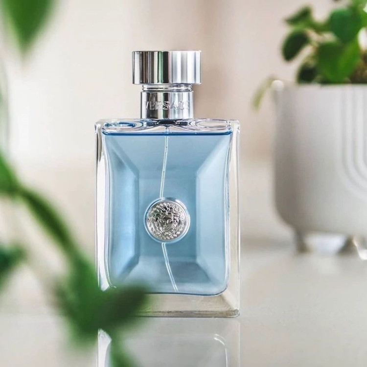 عطر ورساچه پورهوم - یک گرم تضمینی Versace Pour homme اسانس اصل و خالص با کیفیت و ماندگاری بالا