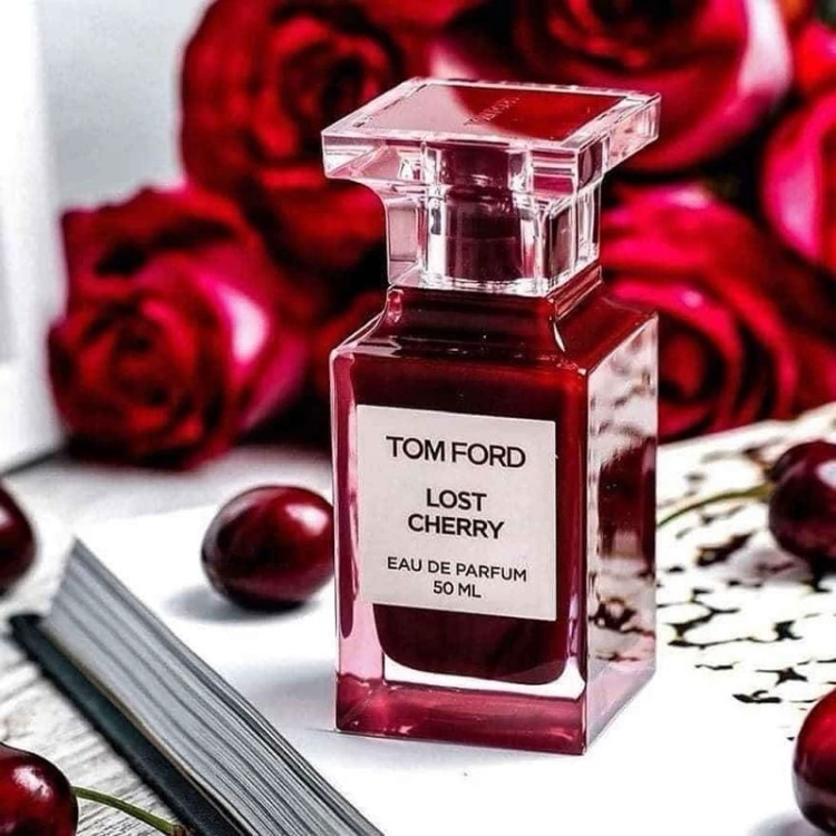 عطر تام فورد لاست چری - یک گرم تضمینی Tomford Lost Cherry اسانس اصل و خالص با کیفیت عالی و ماندگاری بالا