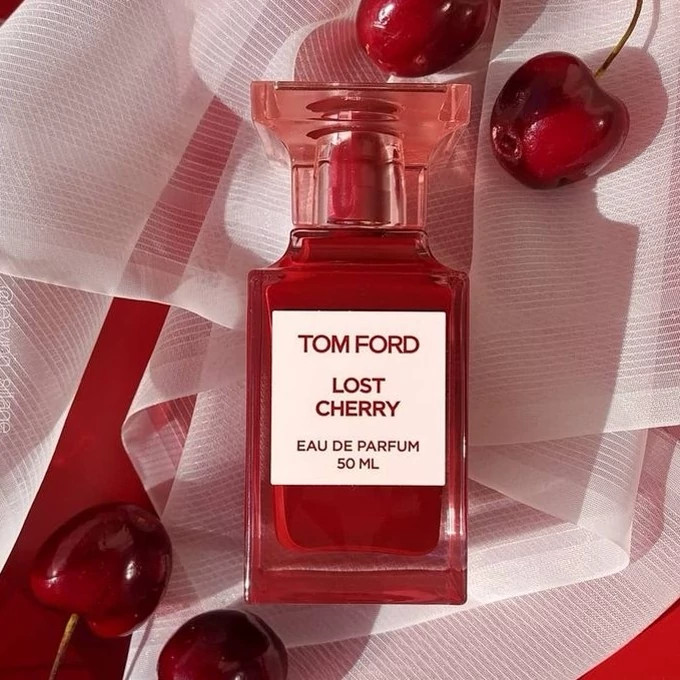 عطر تام فورد لاست چری - یک گرم تضمینی Tomford Lost Cherry اسانس اصل و خالص با کیفیت عالی و ماندگاری بالا