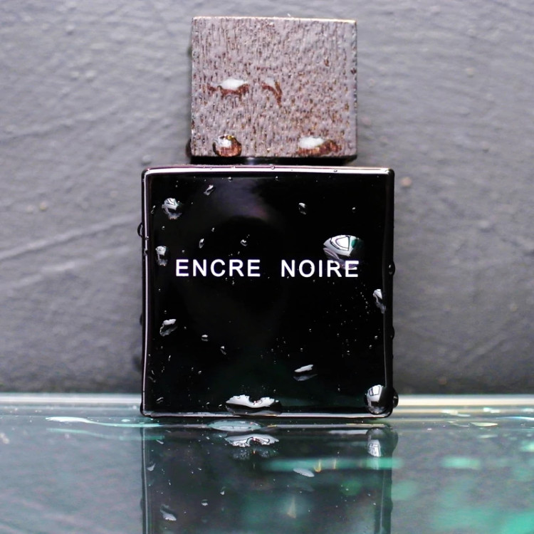 عطر لالیک انکر نویر - یک گرم تضمینی Lalique Encre Noir اسانس اصل و خالص با کیفیت و ماندگاری بالا