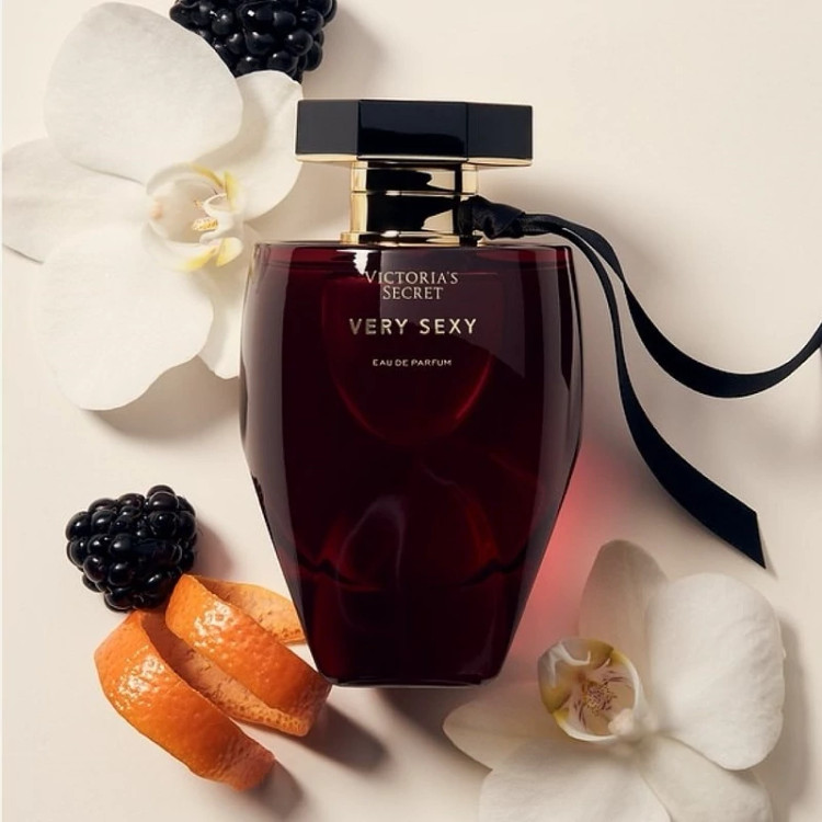 عطر وری سک3ی - یک گرم تضمینی Victoria secret very sek3y اسانس اصل و خالص با کیفیت عالی و ماندگاری بالا