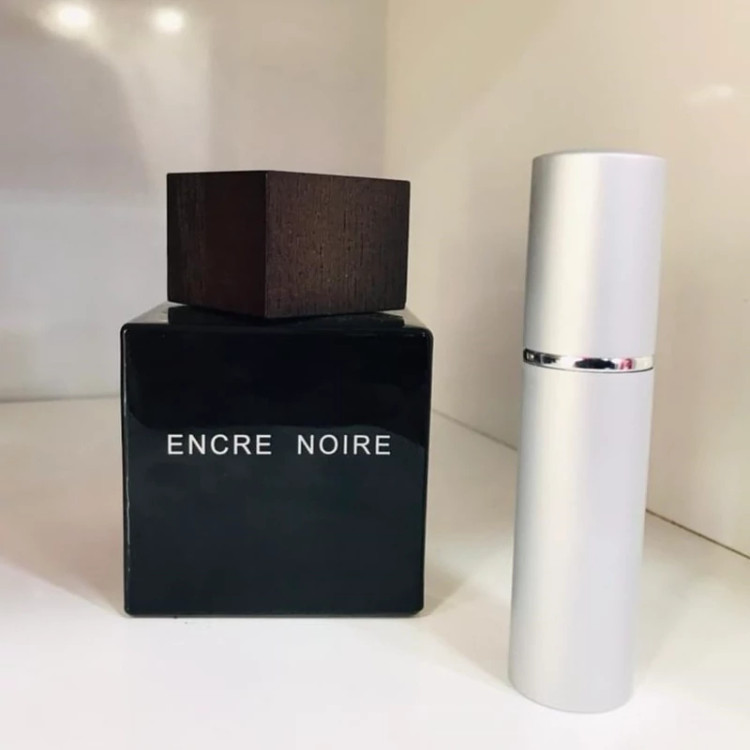 عطر لالیک انکر نویر - یک گرم تضمینی Lalique Encre Noir اسانس اصل و خالص با کیفیت و ماندگاری بالا
