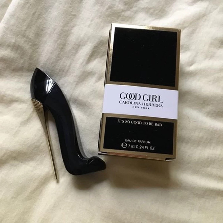 عطر کارولینا هررا گودگرل - یک گرم Carolina Herrera Good girl اسانس اصل و خالص وارداتی فرانسه