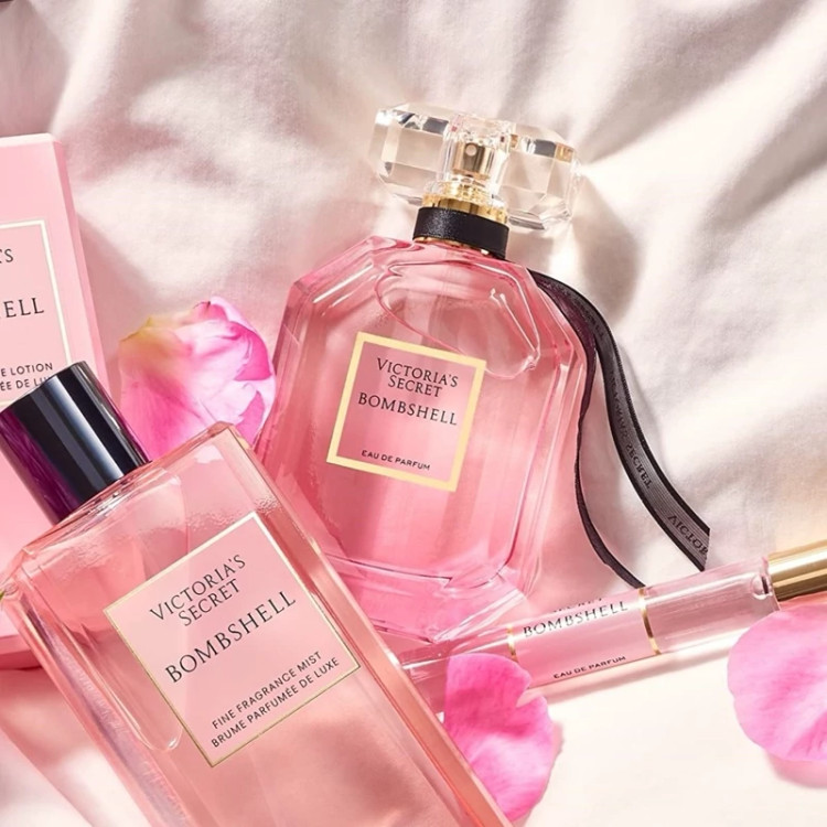 عطر ویکتوریا سکرت بامبشل - یک گرم تضمینی Victoria secret bombshel اسانس اصل و خالص با کیفیت عالی و ماندگاری بالا