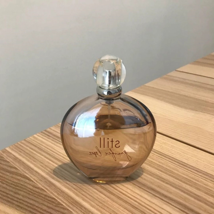عطر استیل جنیفر لوپز - یک گرم تضمینی Still Jennifer Lopez اسانس اصل و خالص با کیفیت عالی و ماندگاری بالا